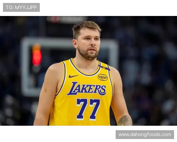 东契奇签下1亿大合同 意大利杂志称其为篮球界最全能球员 东契奇签下1亿大合同 意大利杂志称其为篮球界最全能球员
